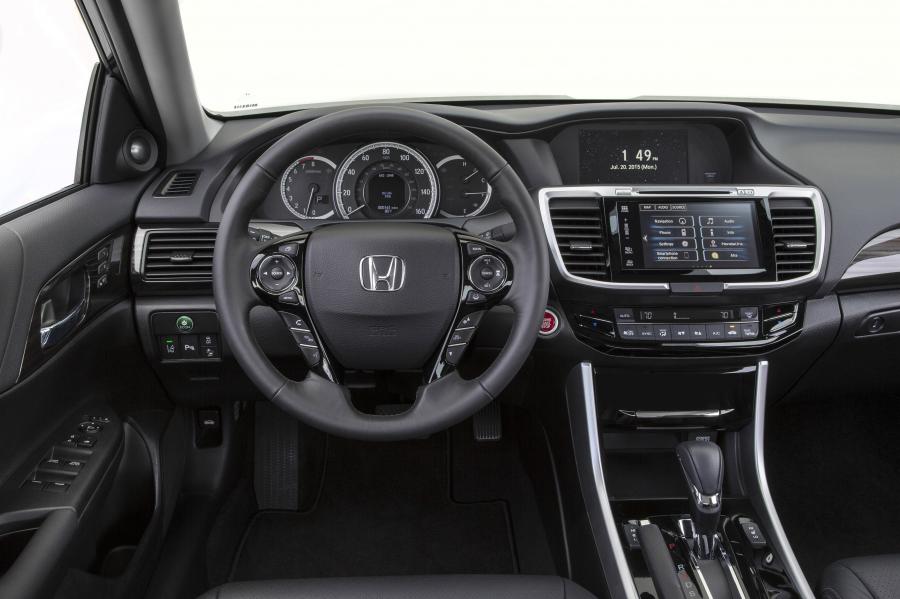  Honda Accord Touring 2016 года  (US) (фото 6 из 33)